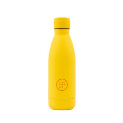 Unikátní nerezová třívrstvá termoláhev Cool Bottles Vivid Yellow se sametově hebkým povrchem a víčkem stejné barvy.