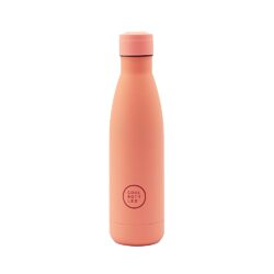 Unikátní nerezová třívrstvá termoláhev Cool Bottles Pastel Coral se sametově hebkým povrchem a víčkem stejné barvy.